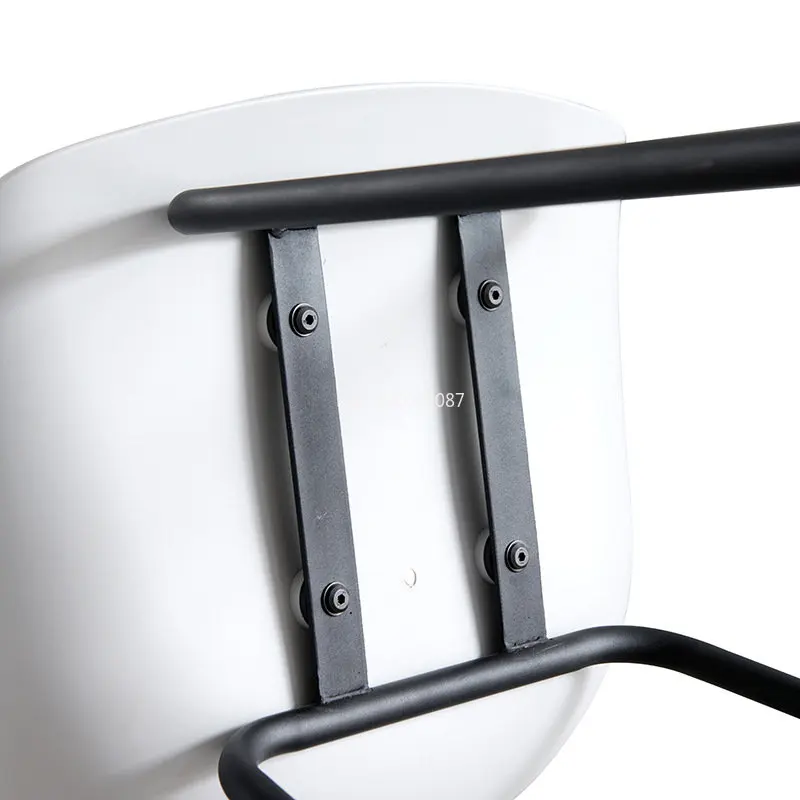 Рисунок 3 - Нордический современный минималистичный барный стул