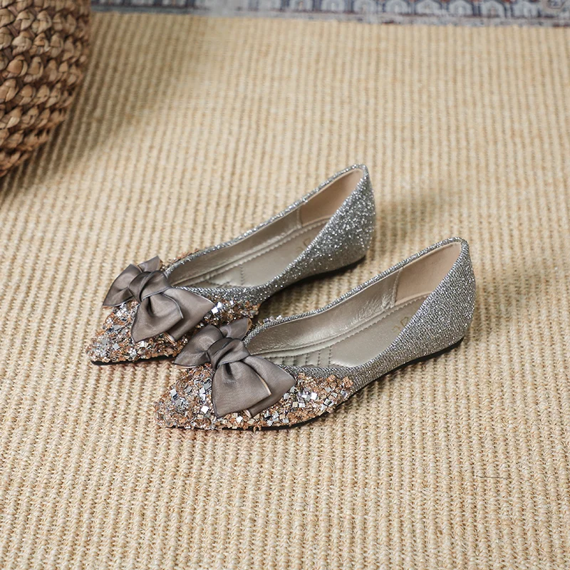 

Туфли женские на плоской подошве, блестящие лоферы с бантом, с блестками, с бусинами, повседневные Мокасины, на шнуровке, большие размеры до 40, на осень