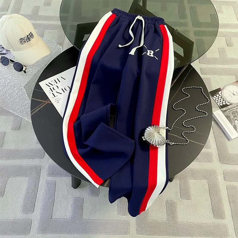 Рисунок 6 - Комплект из двух предметов для женщин