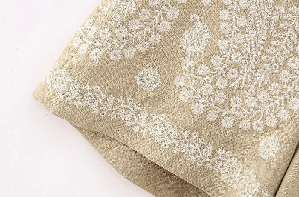 TRAF Women Fashion Contrast Embroidery Linen Shorts Vintage High Waist Side Zipper Female Casual Harajuku Short Pants Mujer