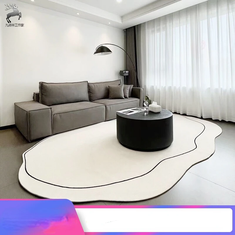 

Ковер для гостиной выполнен в форме простого облака с светильник ким северным ветром Morandi.