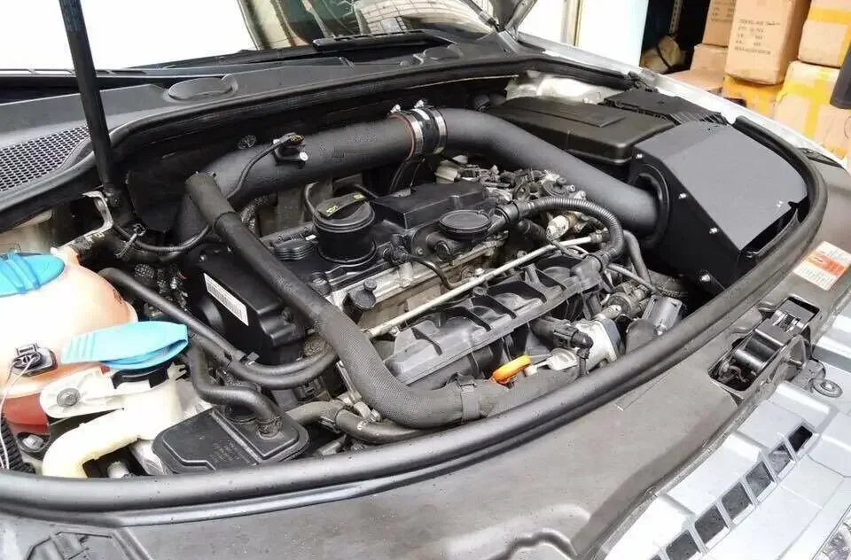 Комплект впуска холодного воздуха для гоночного автомобиля теплозащитный