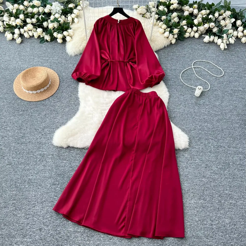 Элегантный атласный топ с круглым вырезом и шикарным фонариком длинным рукавом