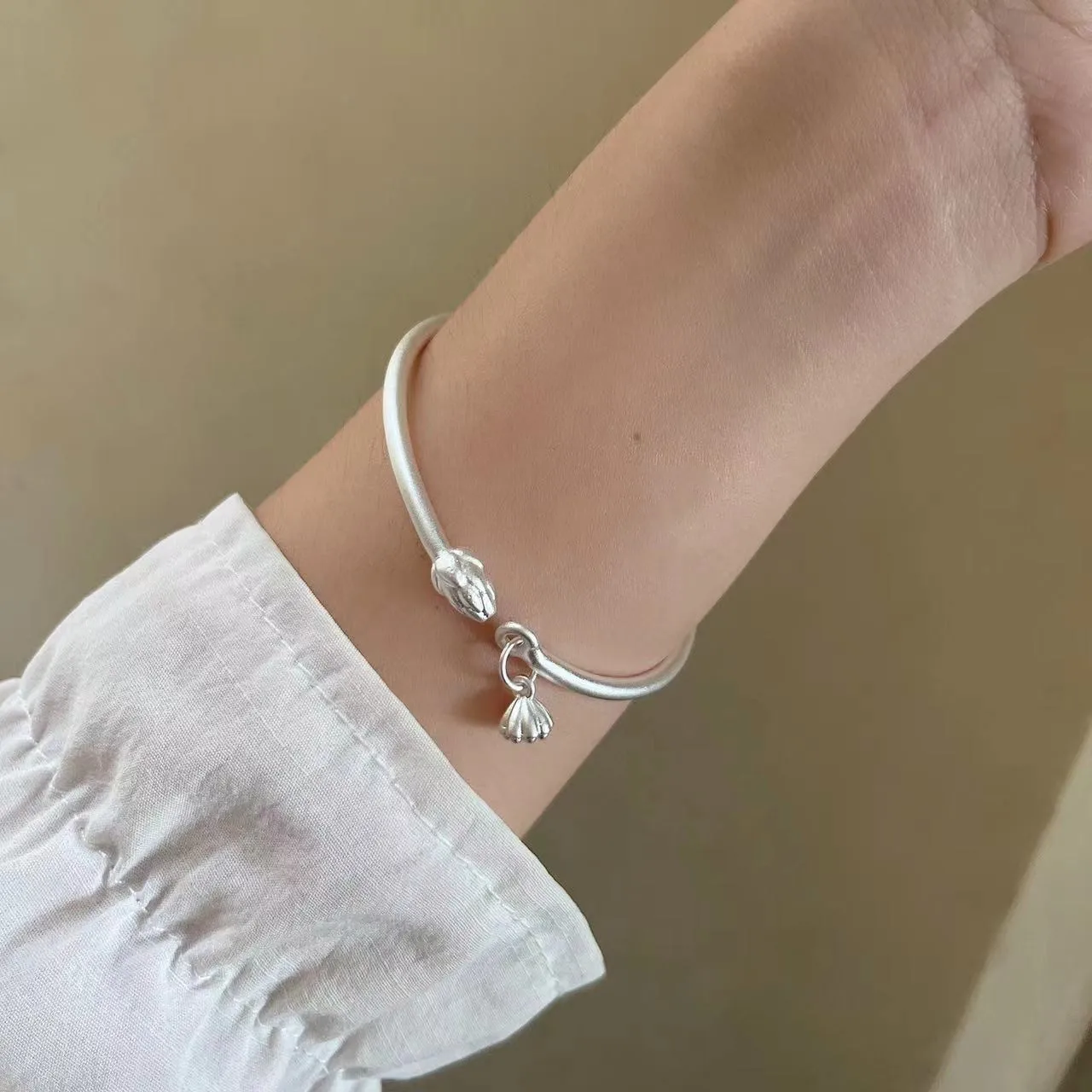 Браслет из чистого серебра 999 пробы женский однотонный открытый серебряный