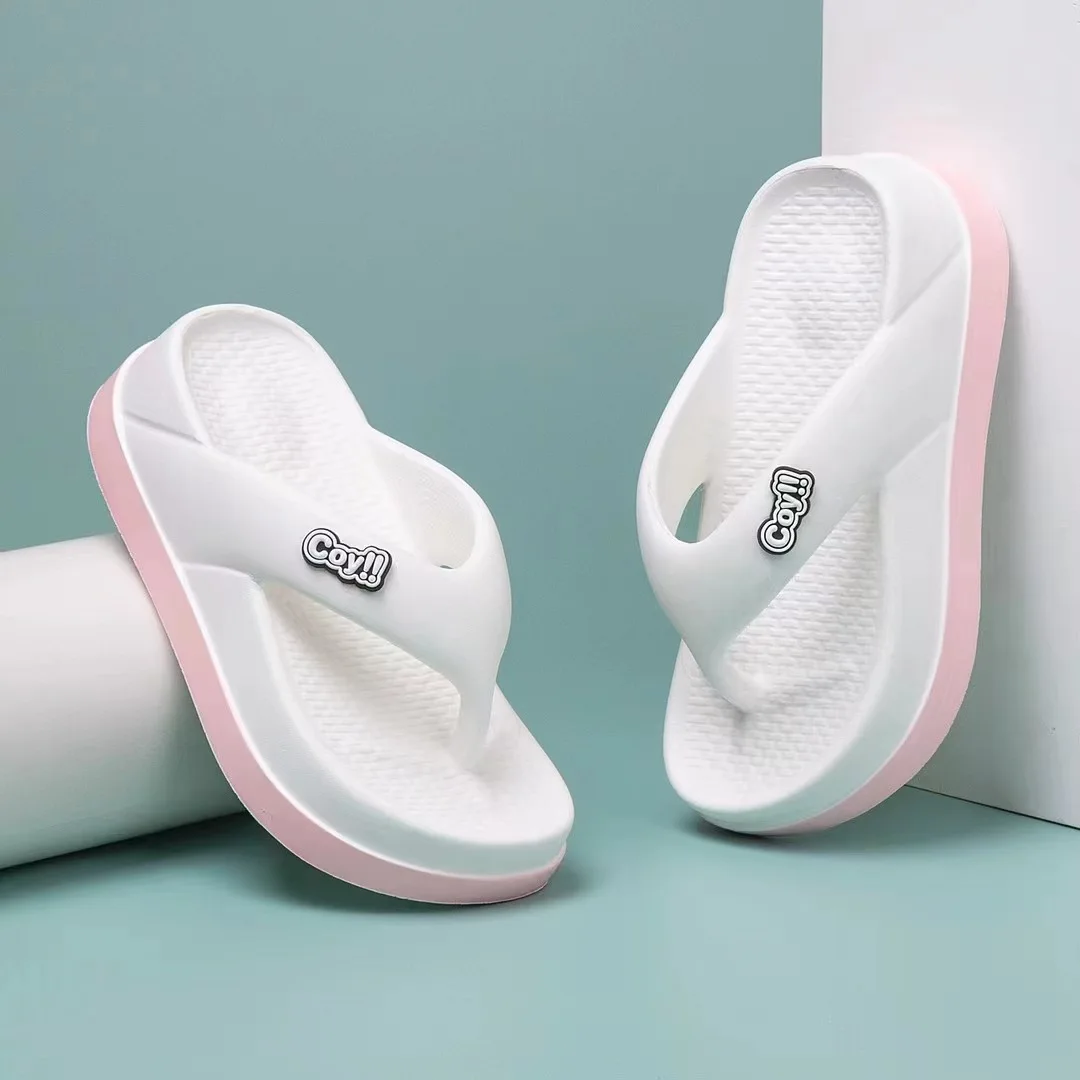 Летние женские шлепанцы пляжные Нескользящие толстые Искусственные