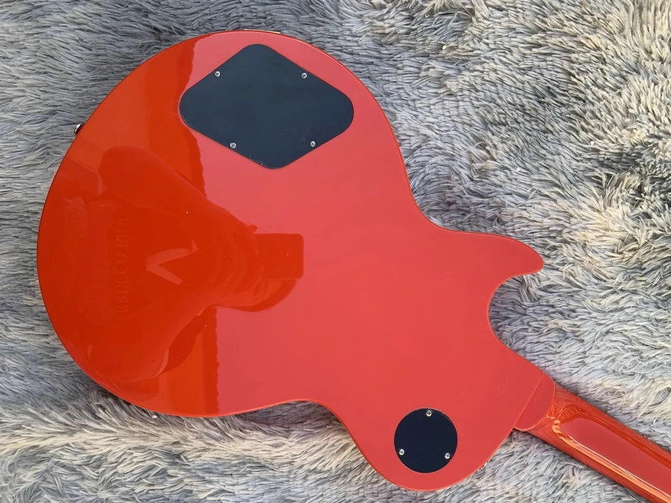 В наличии Гитара на заказ корпус и гриф из красного дерева с ладовым бинтом Top G Les