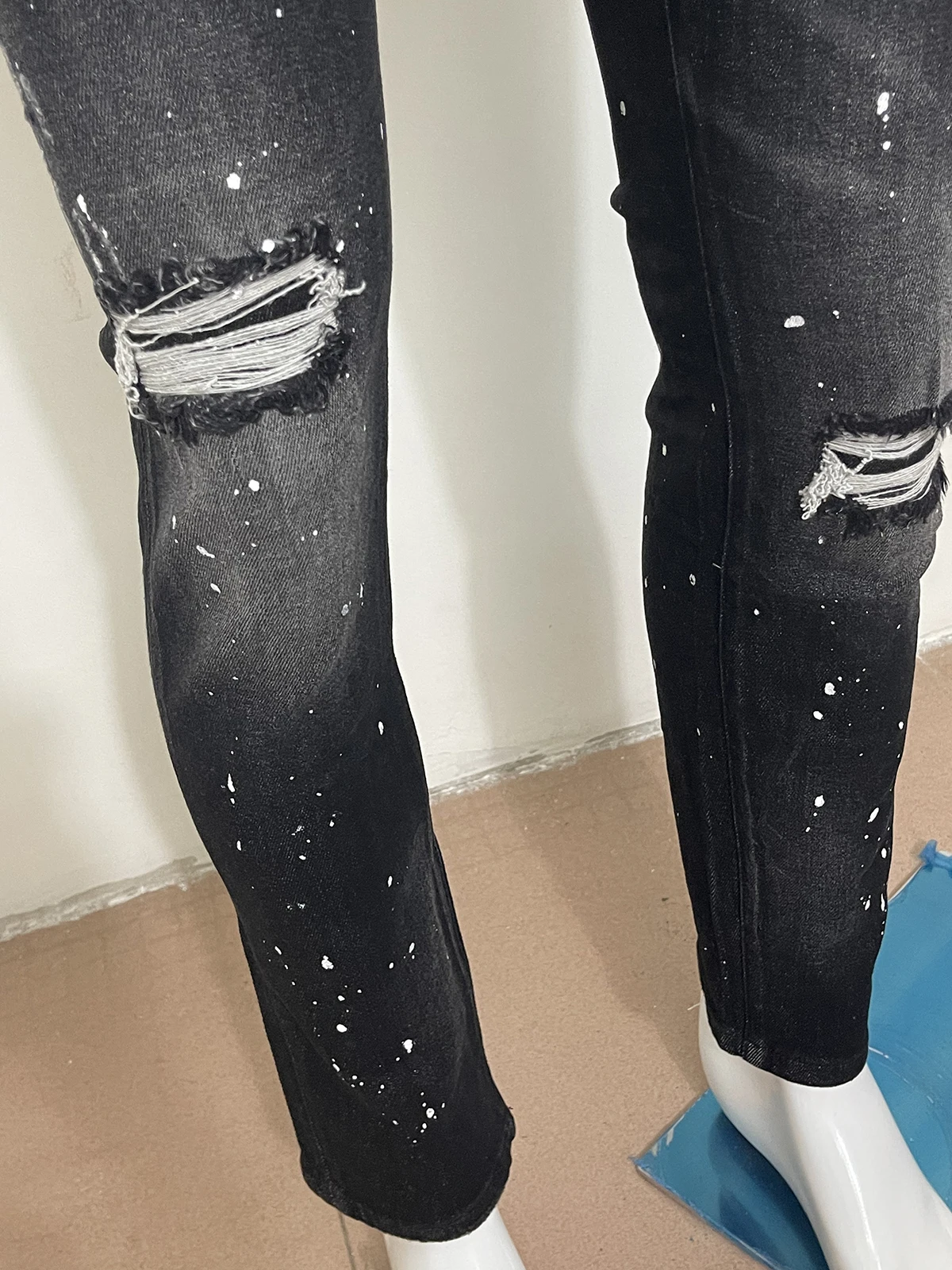 Spring/Summer 2023 new style D2 jeans men wash worn holes patch paint slim slim bounce small black jeans man