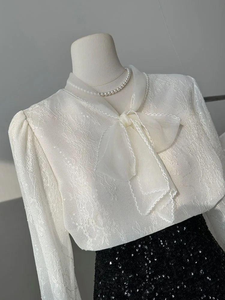 Блузка женская кружевная с V-образным вырезом и вышивкой