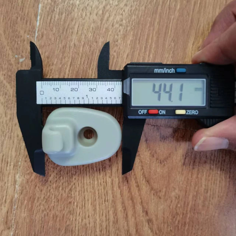 Зажимы для солнцезащитного козырька Jeep Liberty &amp Dodge Nitro Прямая поставка 1AR26BD1AA |