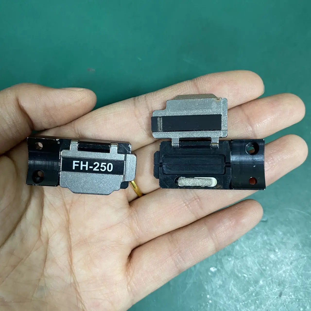 1Pair FH-250 Fiber Holder For GREENLEE 910FS Fiber Fusion Splicer 1 Pair FH 250um Fiber Shealth Clamp