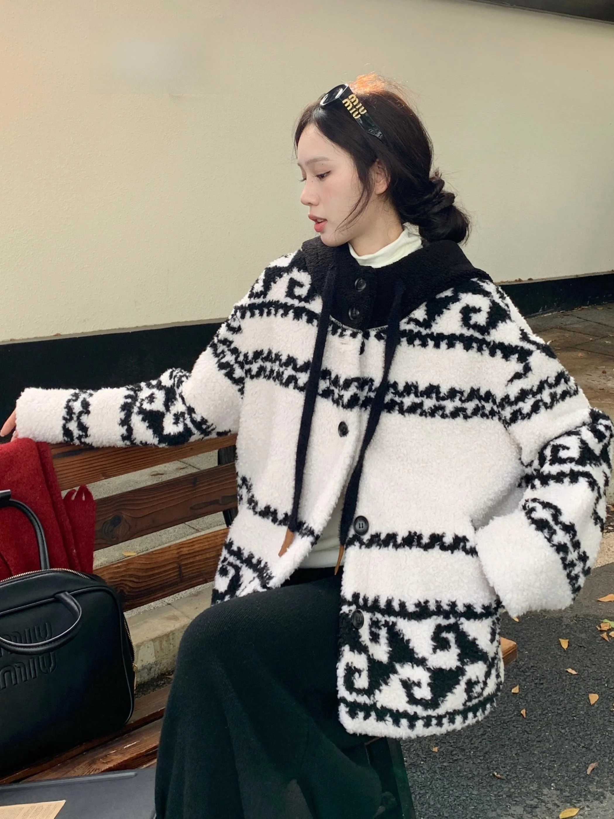 Меховая интегрированная верхняя одежда средней длины в стиле ретро женская зима