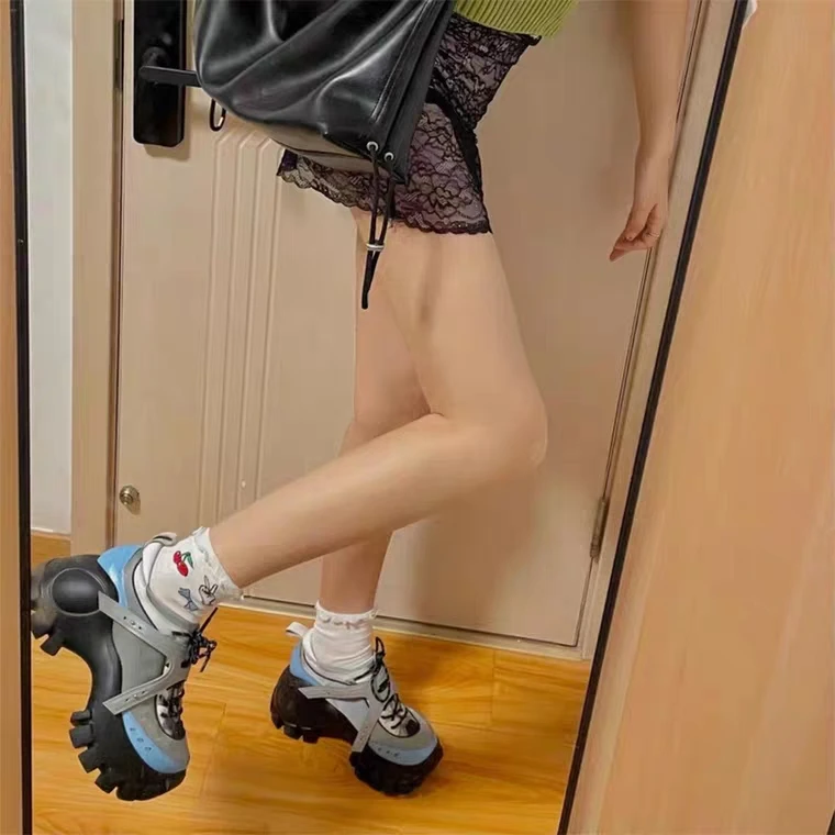 

Цветные кожаные туфли-лодочки на платформе с квадратным носком, повседневная обувь на шнуровке с круглым носком, индивидуальные нишевые кроссовки для колледжа