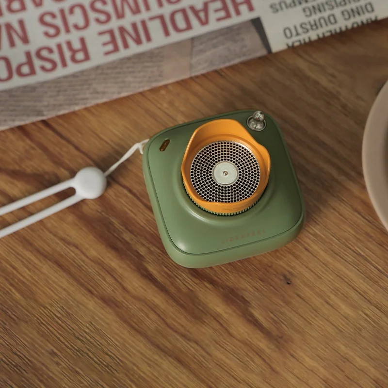 

Heartless wireless Bluetooth speaker self timer suitable for Apple mobile phone Android for high volume Mini cute