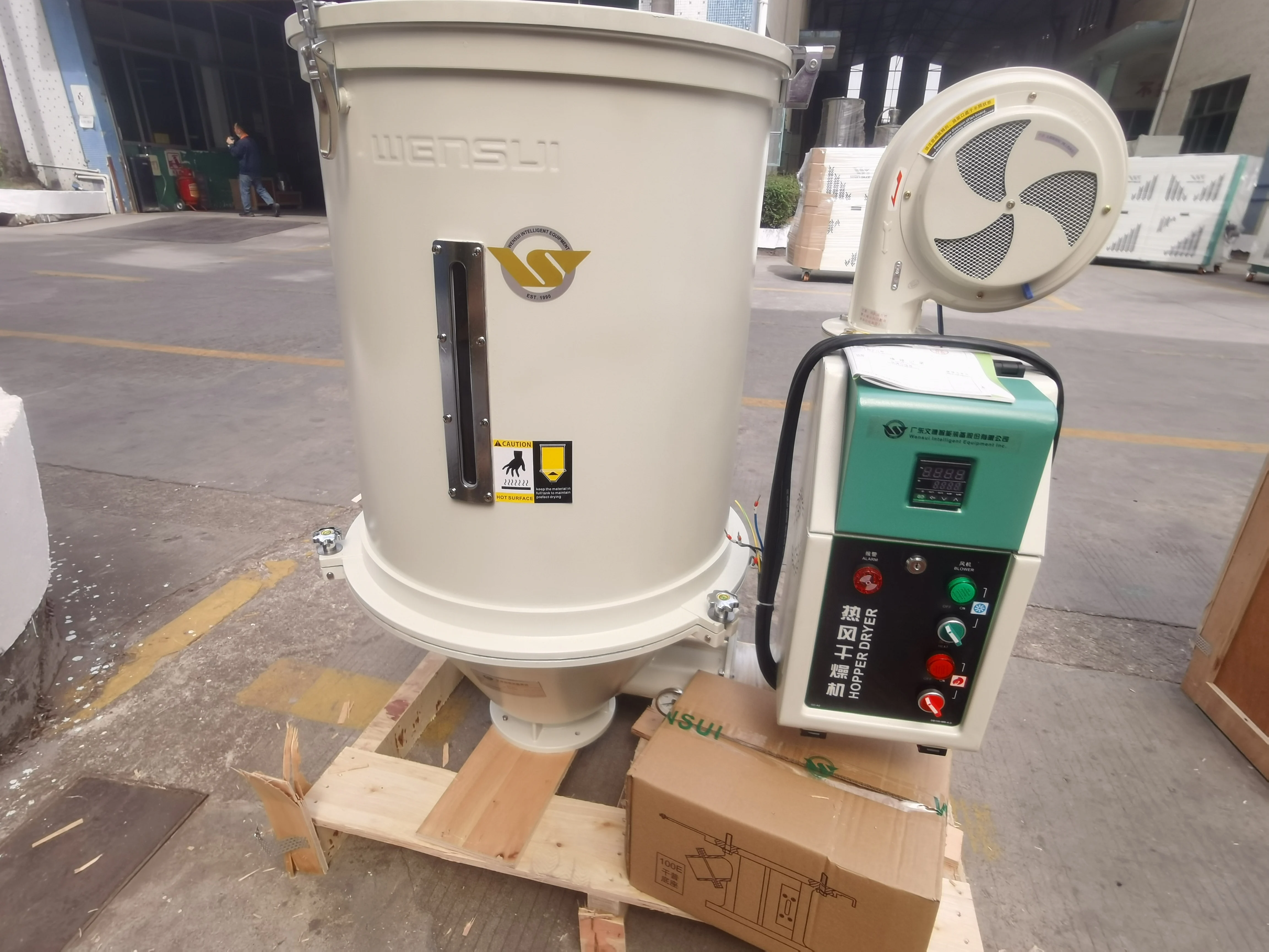 Самый дешевый вертикальный промышленный пластиковый бункер для инъекционной