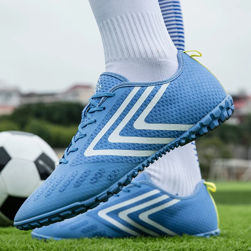2022 High Quality Soccer Boots For Men Professional Football Training Shoes Men Soccer Turf Cleats Football Futsal Sneakers Men