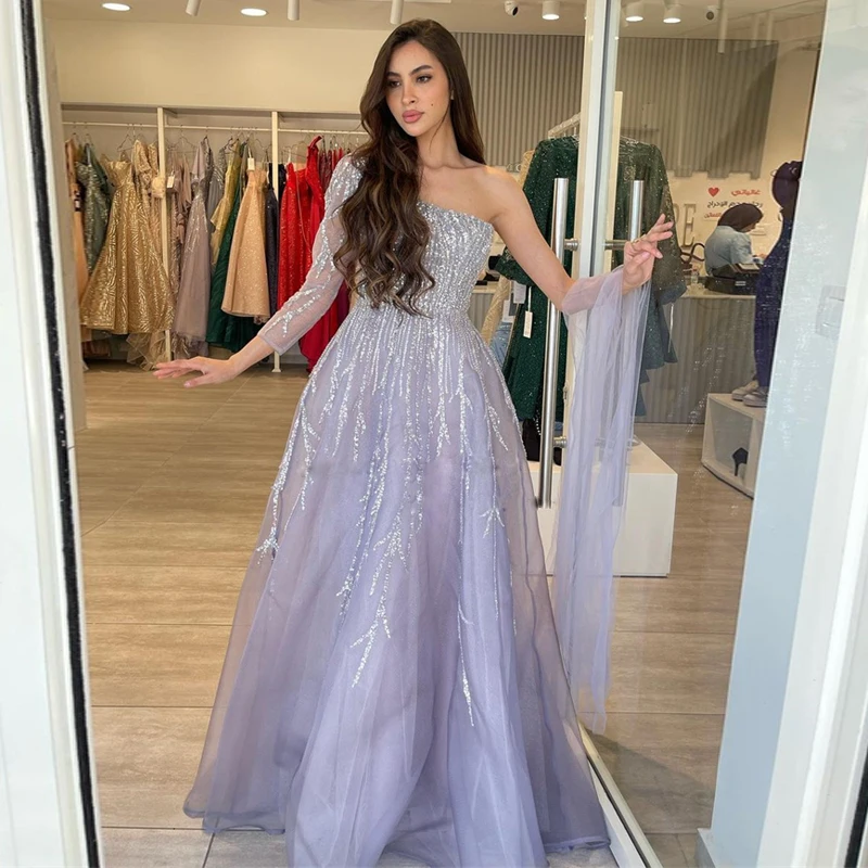 

Женское вечернее платье-трапеция с длинным рукавом и блестками