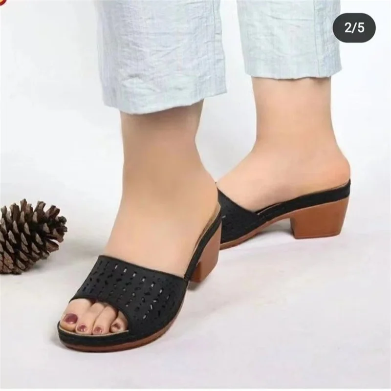 

2023 New Women Rhinestone Slippers Summer Solid Color Large Size Comfortable Sandals Light Non-slip Beach High Heels Pantuflas