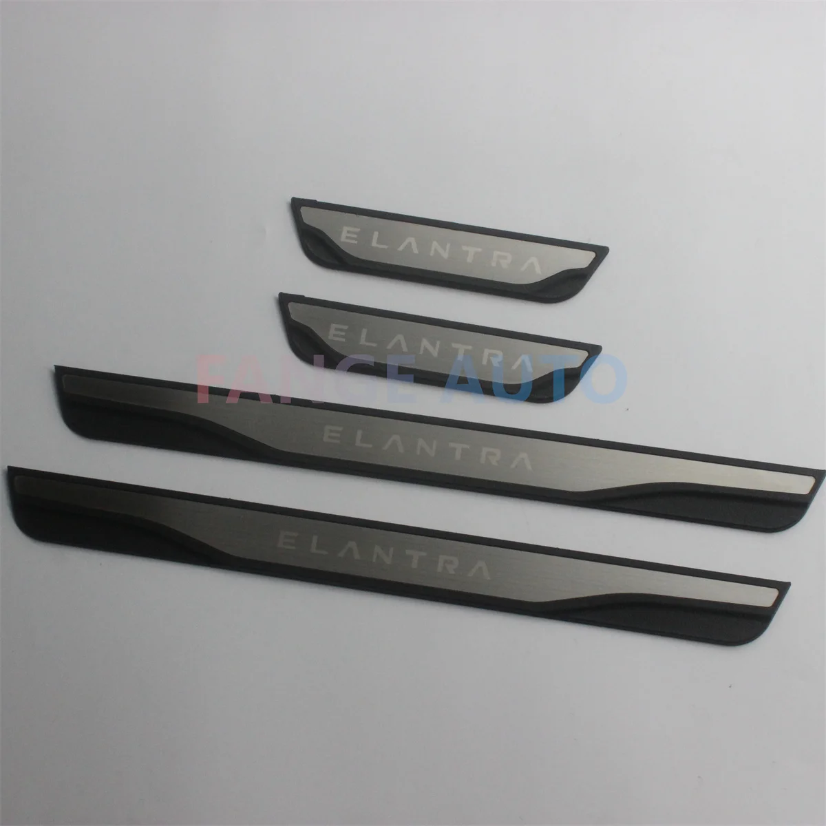 

4 шт., накладка на порог из АБС-пластика из нержавеющей стали, защитная накладка для автоматических педалей для Hyundai Elantra 2021-2023 CN7