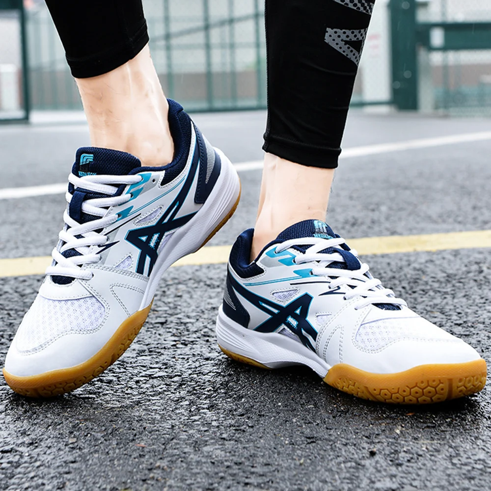 Men Sport Badminton Shoes Comfortable Athletic Mesh Couple Shoes Lace Up Breathable Women Training Footwear Free Shipping