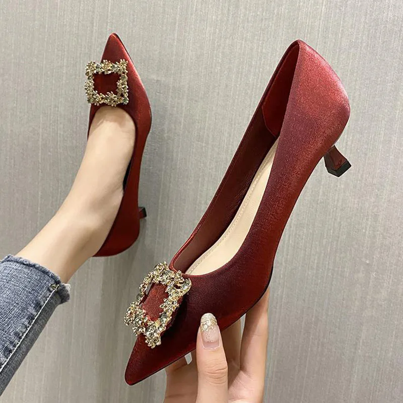 Женские атласные туфли на каблуке-шпильке 4 см | Обувь