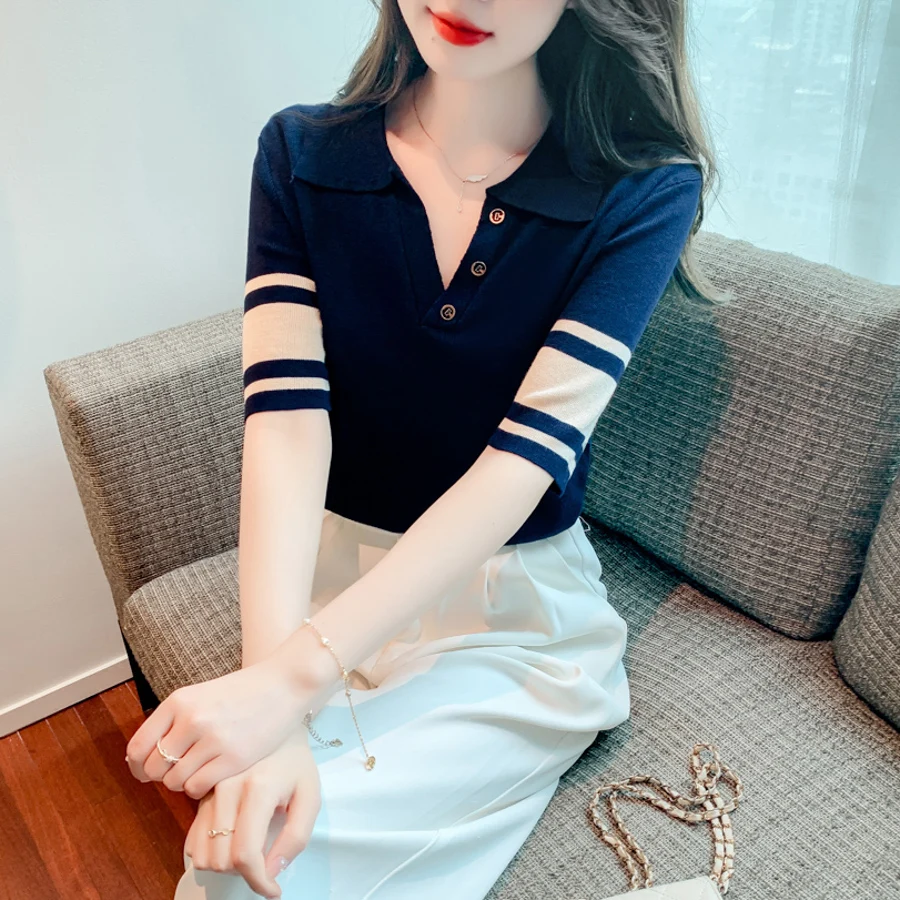 

Футболка женская трикотажная с V-образным вырезом и коротким рукавом