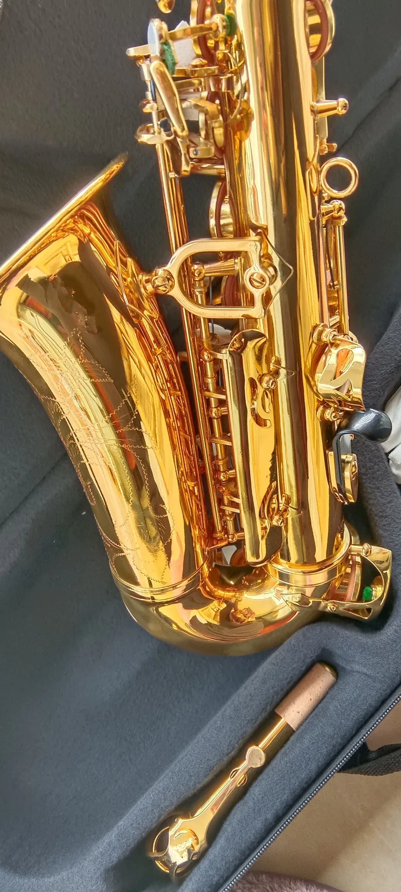 

Best Quality Golden Alto Saxophone YAS-62 Japan Brand Sax E-Flat Music Instrument With Mouthpiece Professional