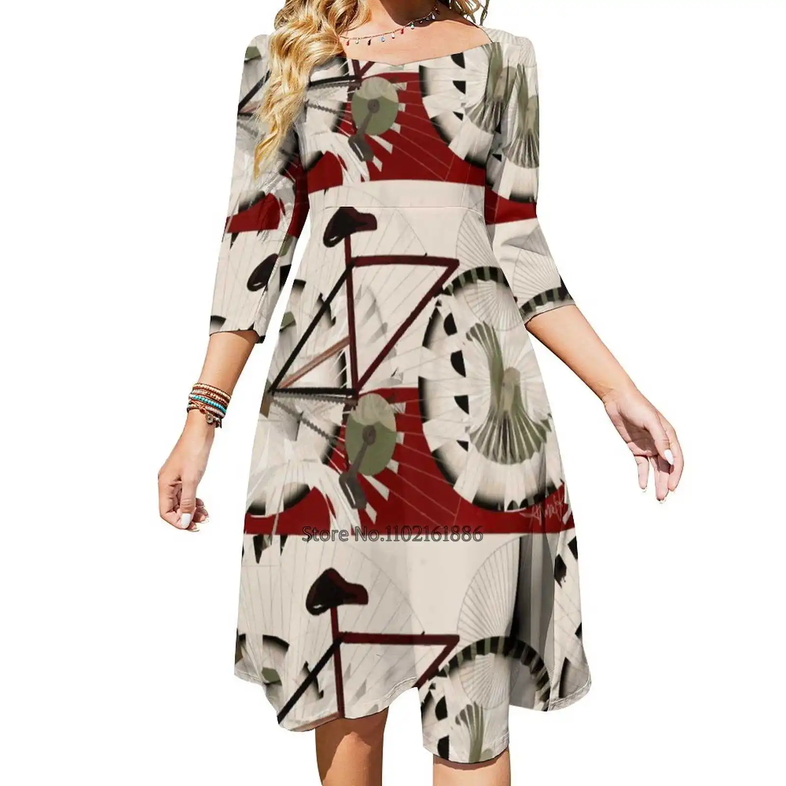 Циклостракт: Велосипедное платье без батутов с открытой спиной и шнуровкой