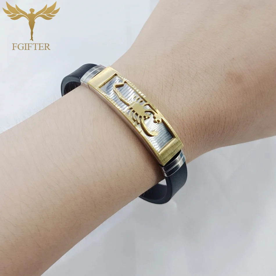 Браслет в готическом стиле с застежкой из нержавеющей стали