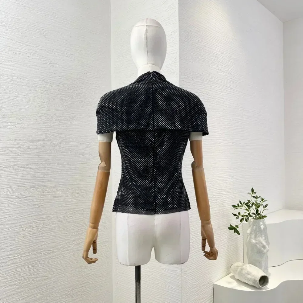 Женская прессованная блузка с короткими рукавами и вырезами черными