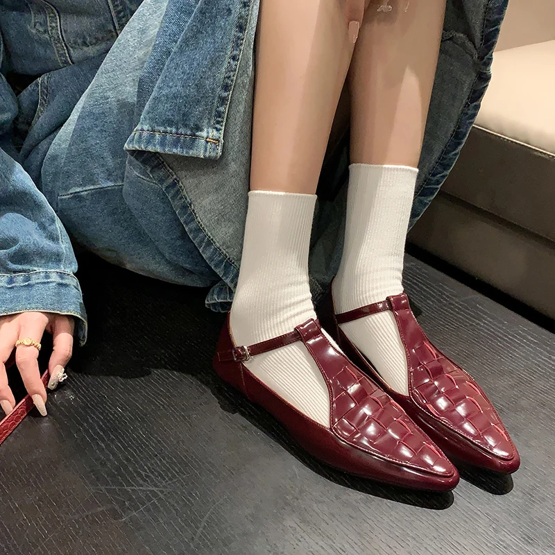 Spring and Autumn Golden Women's Shoes Lacquer Leather Pointed Cowhide Knitted Thin Strap Buckle Low Heel Women's Shoes