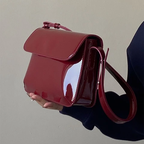 Винтажная сумка через плечо из лакированной кожи для женщин, стильная женская дизайнерская квадратная сумка-конверт под подмышки, изящные сумки через плечо