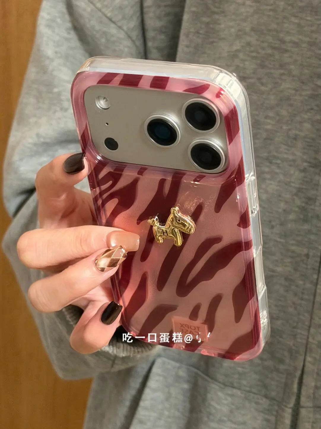 Чехол для телефона Ins Pink Zebra Pattern English Personality для iPhone 16 15 14 Plus 13 Mini 17 12 11 Pro Max AIR XS XR MAX Y2K (art.: 3920da35c8a0e) - 3920da35c8a0e