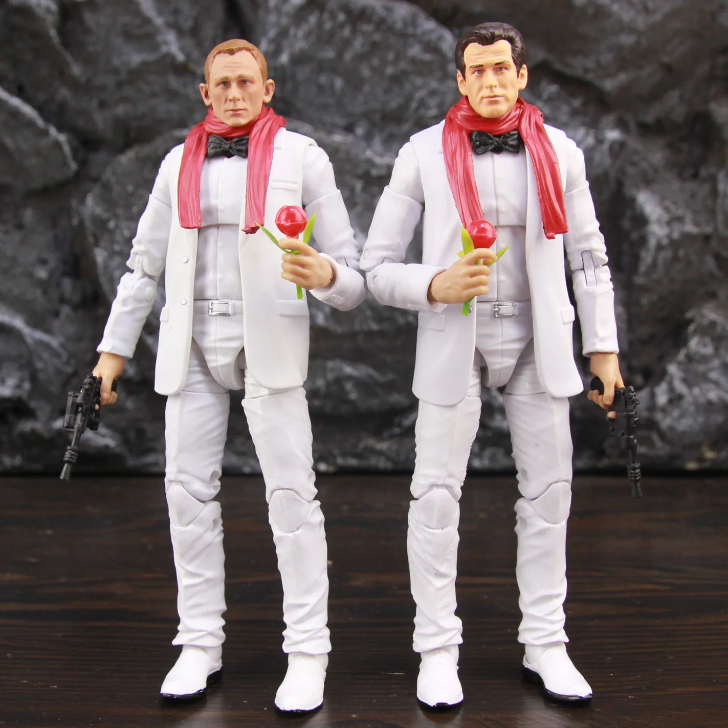 White Suit Bow 007 Sky Fall Quantum Solace Spectre Daniel Craig Pierce Brosnan Toys Doll Model