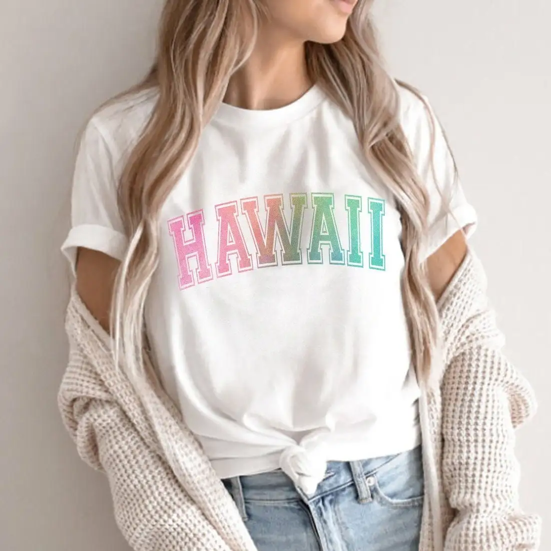 Женская футболка Hawaii State Varsity College Rainbow Pride Hawaiian Family Vacation Girls Trip Cruise Maui Oahu