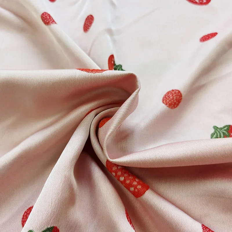 Фото Strawberry Yarn Dyed Jacquard Fabric Spring Summer Dress Trench Coat Fashion Pants Design Sew Cloth Material By Meter №2