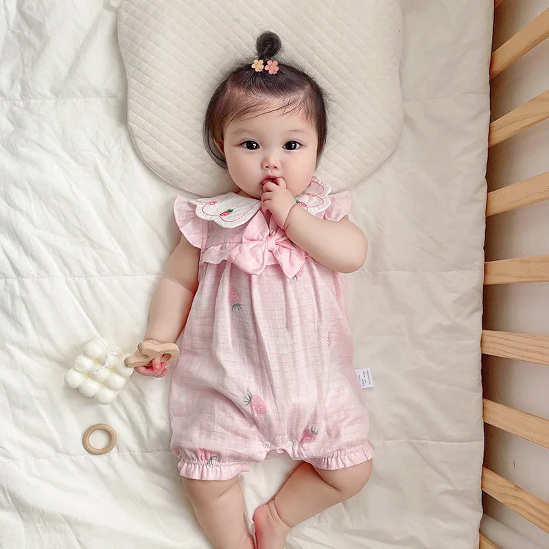 

2022 Summer Baby Romper Strawberry Print For Girls Toddler Baby Clothes For Newborn Flying Sleeve Little Girls Jumpsuit With Bow