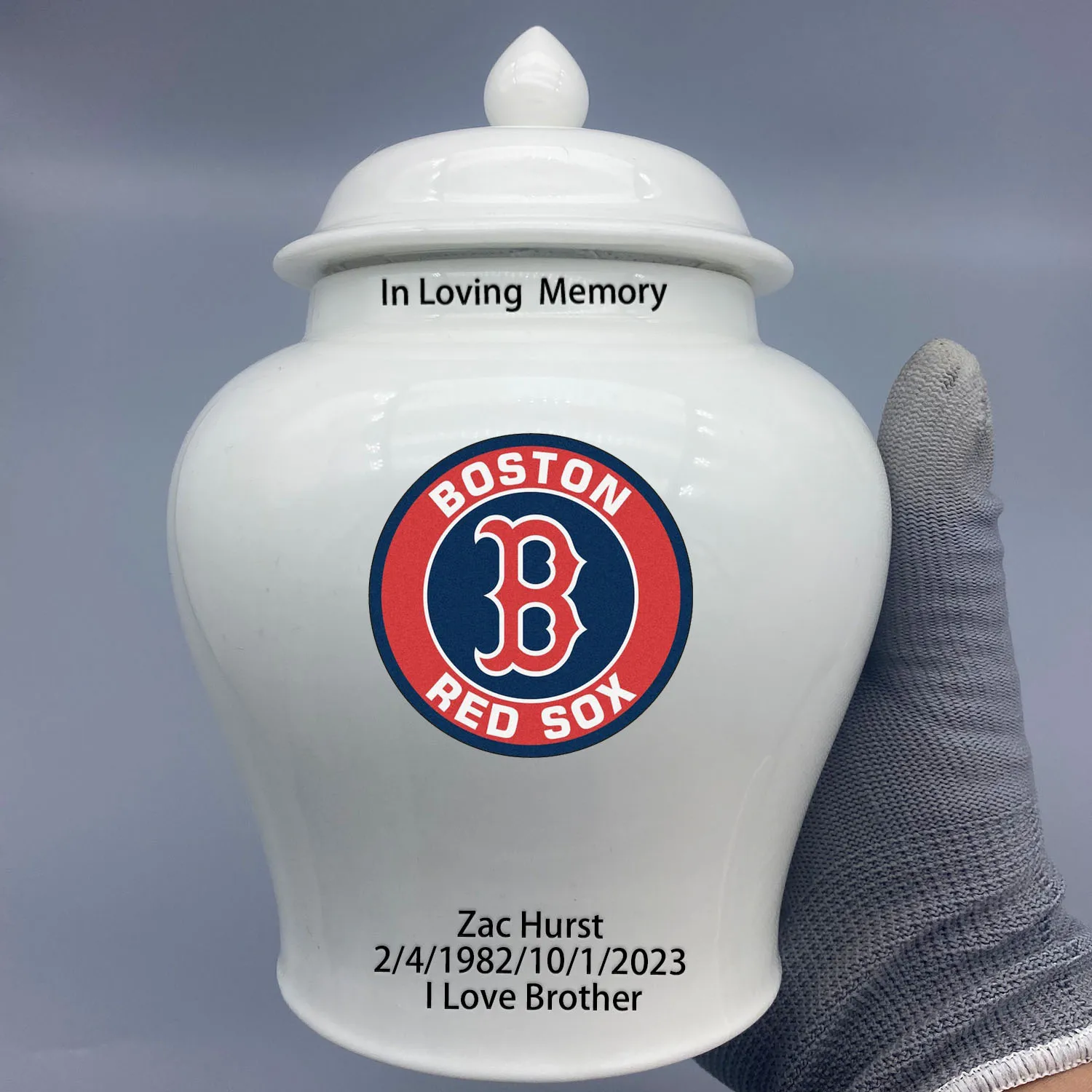 Средняя урна для логотипа Boston Red Sox. Пожалуйста пришлите мне информацию по