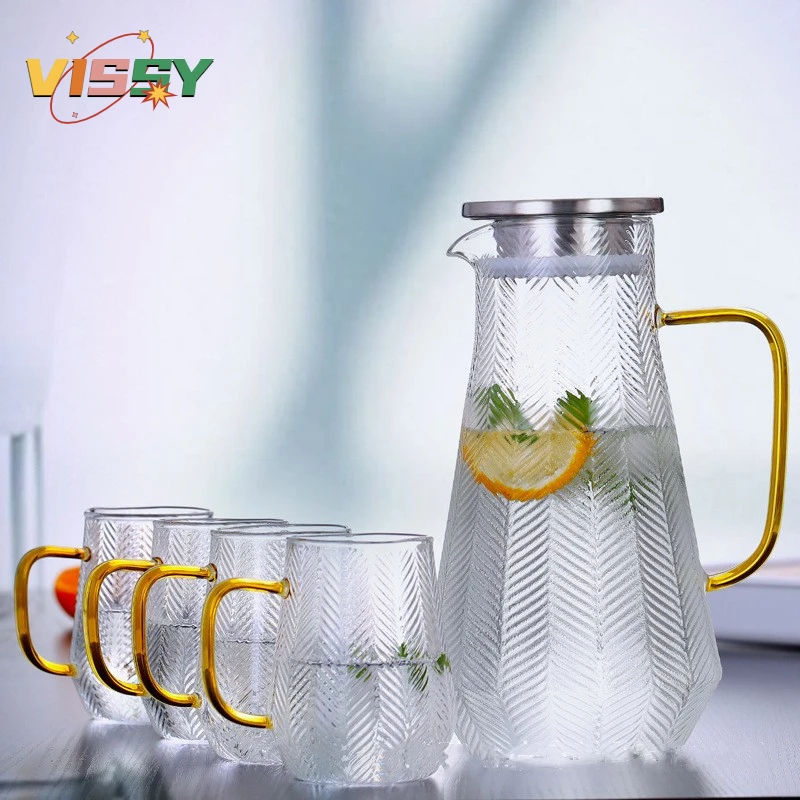 

1.8L Glass Cold Water Pitcher with Handle Bamboo Lid Thickened Water Bottle Jar Kettle Transparent Heat Resistant Water Teapot