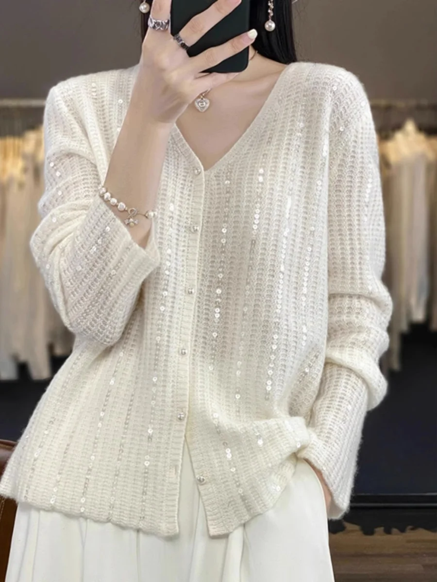 

2023 autumn new design sense heavy industry sequin cashmere knitted cardigan women's V-neck loose pearl buckle sweater with top