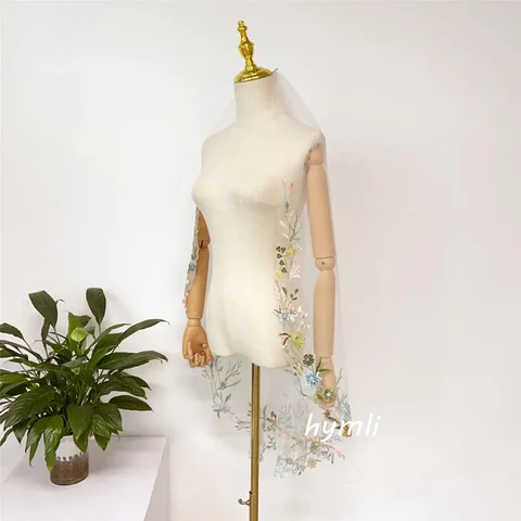 Романтическая и уникальная цветная кружевная вуаль длиной до кончиков пальцев, идеально подходящая для улицы, сада, вечеринки или тематической свадьбы