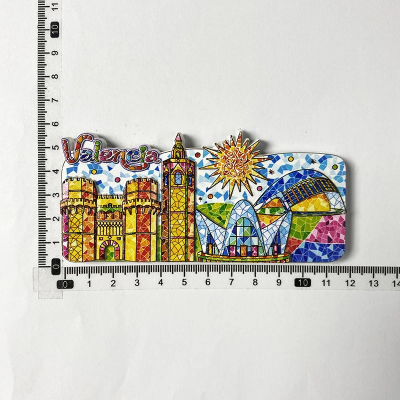 Валенсия Испания туризм сувенирные поделки мозаика здание трехмерное украшение