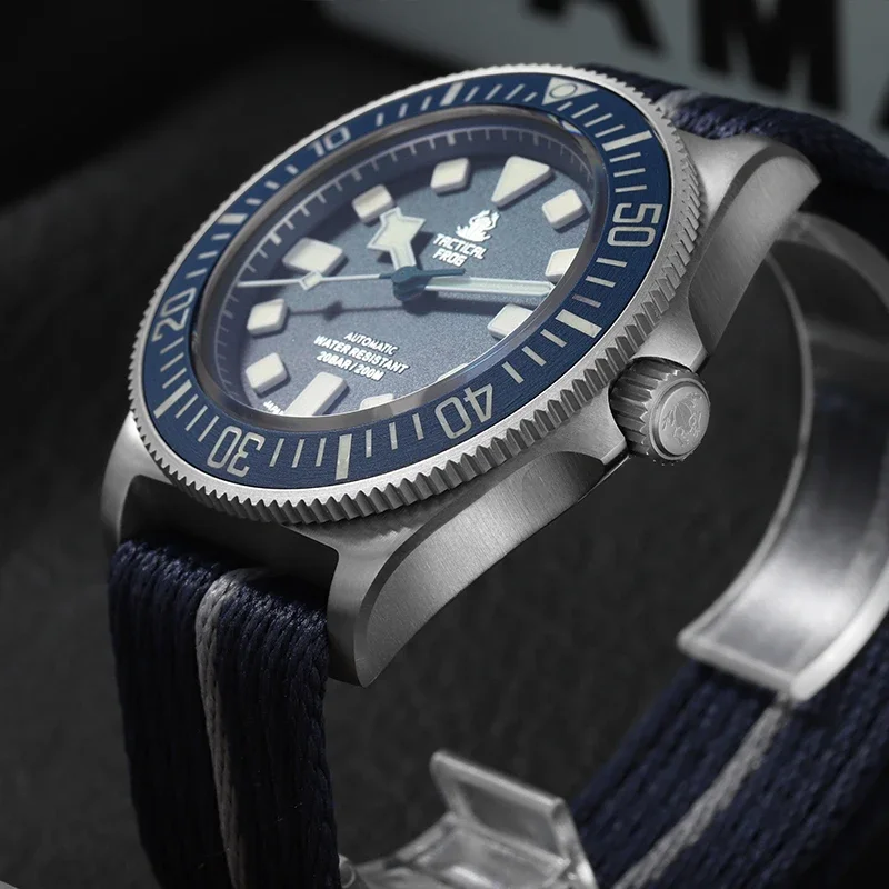 Фото Тактические титановые часы с лягушкой FX-Diving 42 мм NH35 автоматический механический механизм с сапфировым стеклом BGW9 светящиеся 200 м мужские наручные часы для дайвинга №4