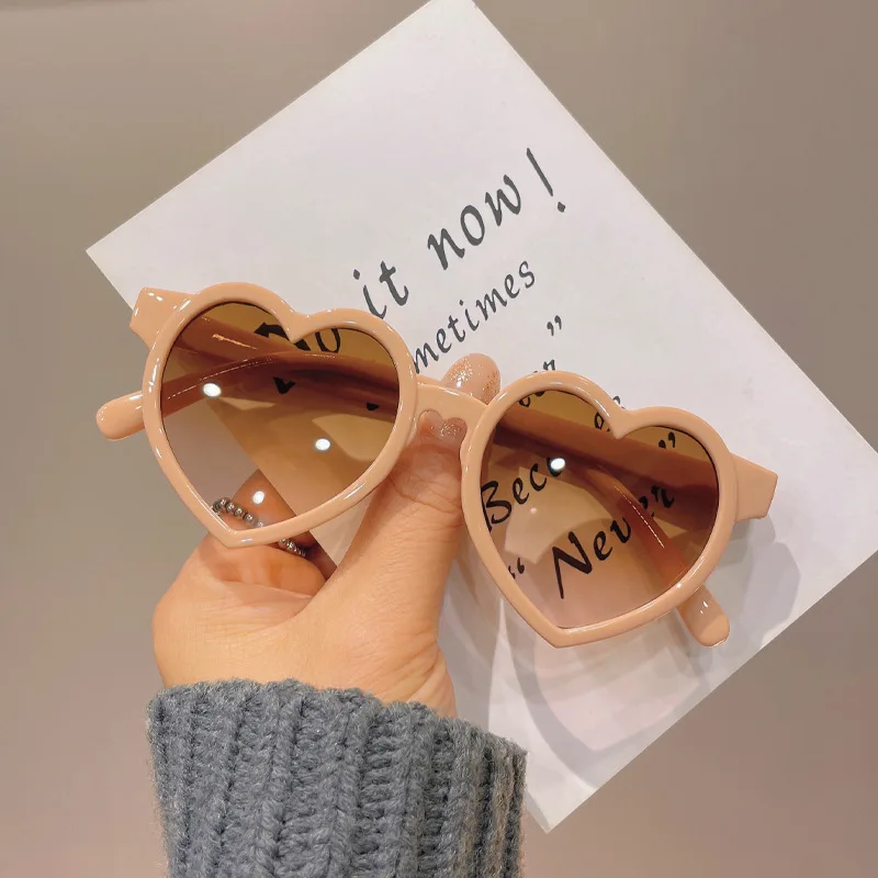 

NEW Heart Sunglasses Children Retro Cute Pink Cartoon Kids Sun Glasses Frame Girls Boys Baby Sunglasses UV400 Eyewear