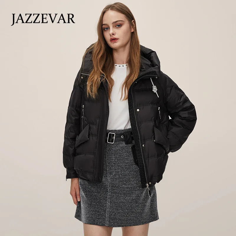 Рисунок 3 - Женский короткий пуховик с капюшоном