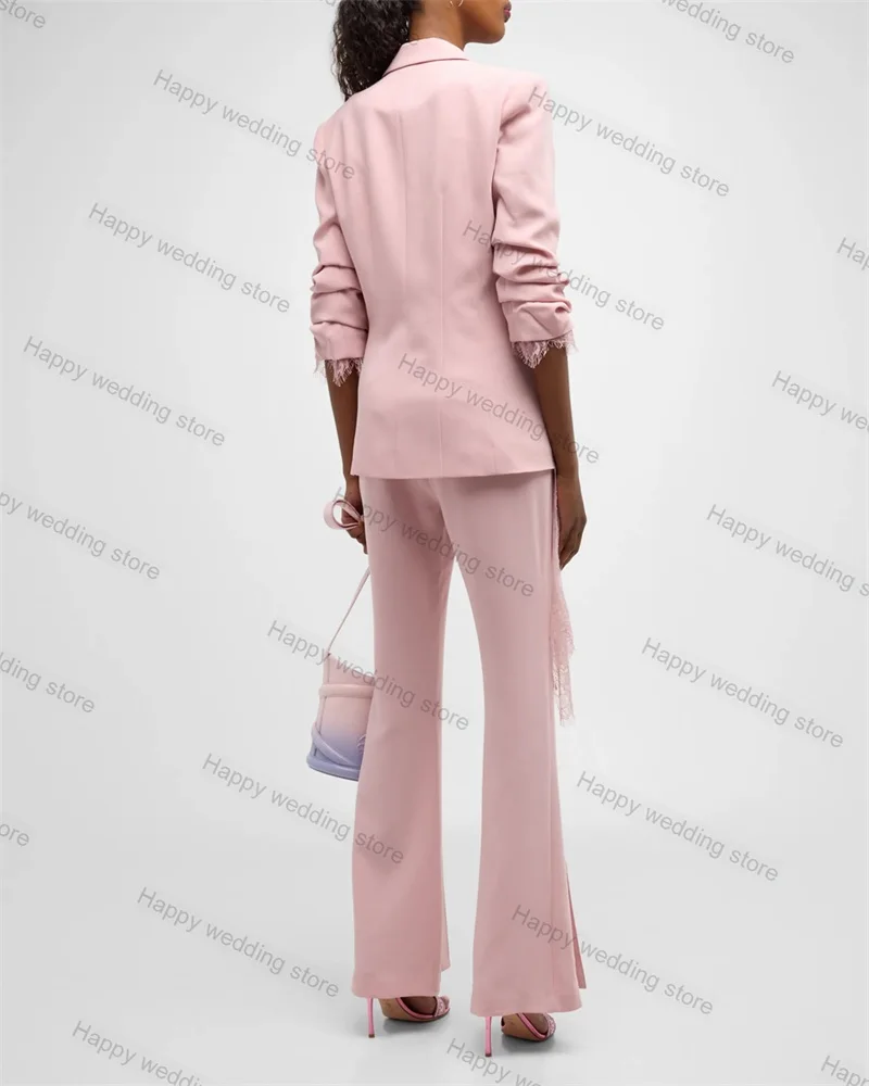 Рисунок 2 - Женский хлопковый костюм с кружевом