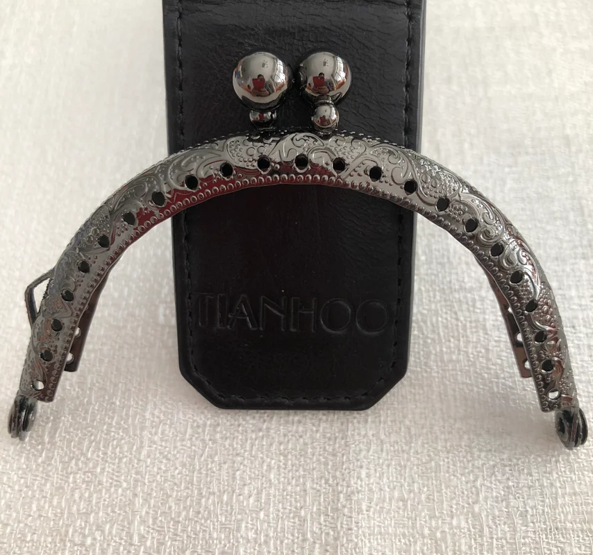 100pcs 8.5cm Round Metal Purse Frame Handle for Clutch Bag Accessories Making Kiss Clasp Lock Antique Bronze Bags Hardware