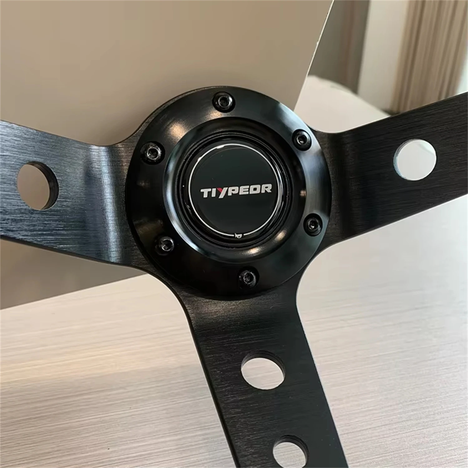 Замшевый руль TIYPEOR 350 мм черный глубина 90