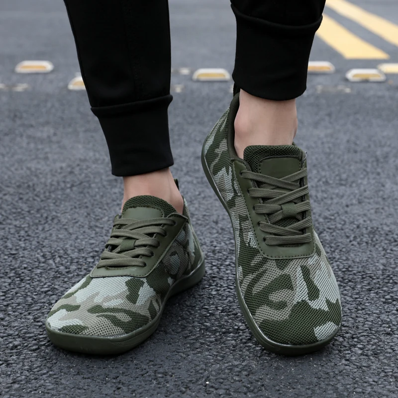 Туфли женские на плоской подошве открытый минималистический стиль широкий носок