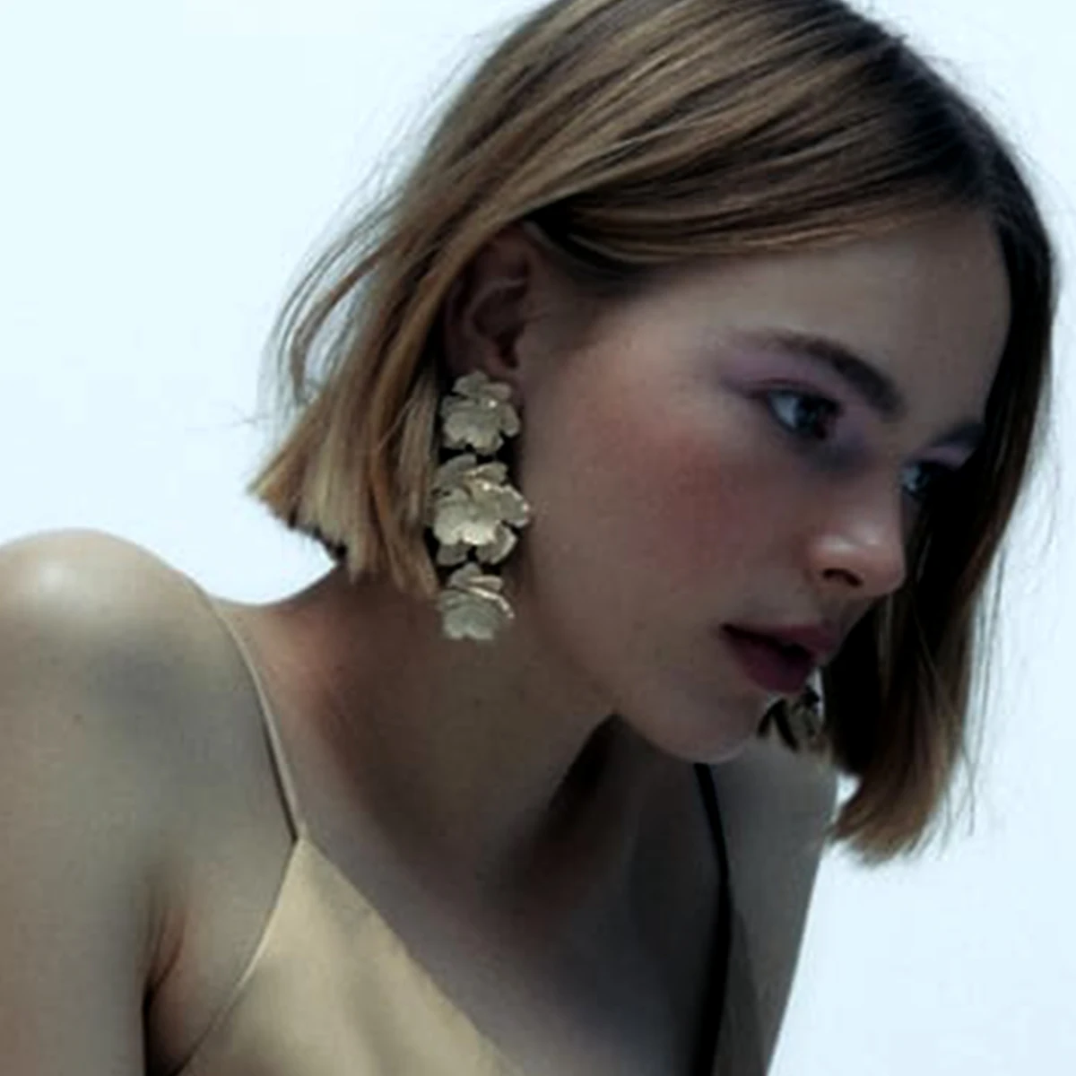 

2023 New Trend Za Women Earrings Vintage Metal Irregular Flower Leaf Dangle Earrings Statement Jewelry Wholesale