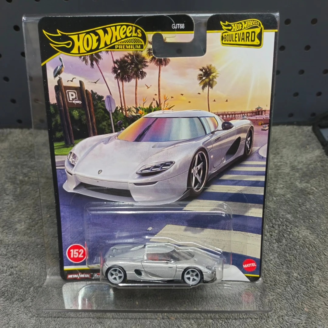 Фото Модель автомобиля Hot Wheels GJT68 Boulevard Premium Series: Toyota GR Supra, Darsun King Cab, Toyota Alphard, Jeepster Commando, Koenigsegg №4